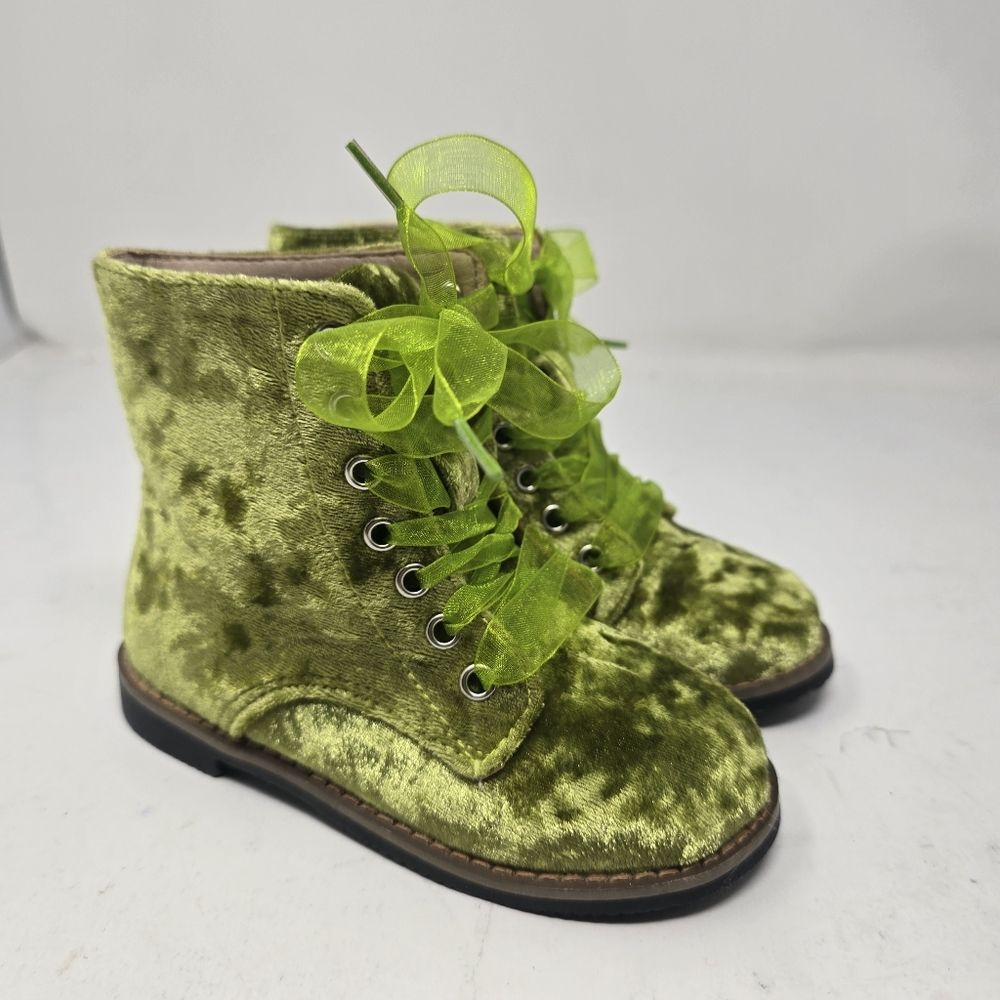 A Bear Co Toddler Girls Size 8 Green Velvet Halloween Tinkerbell Boots